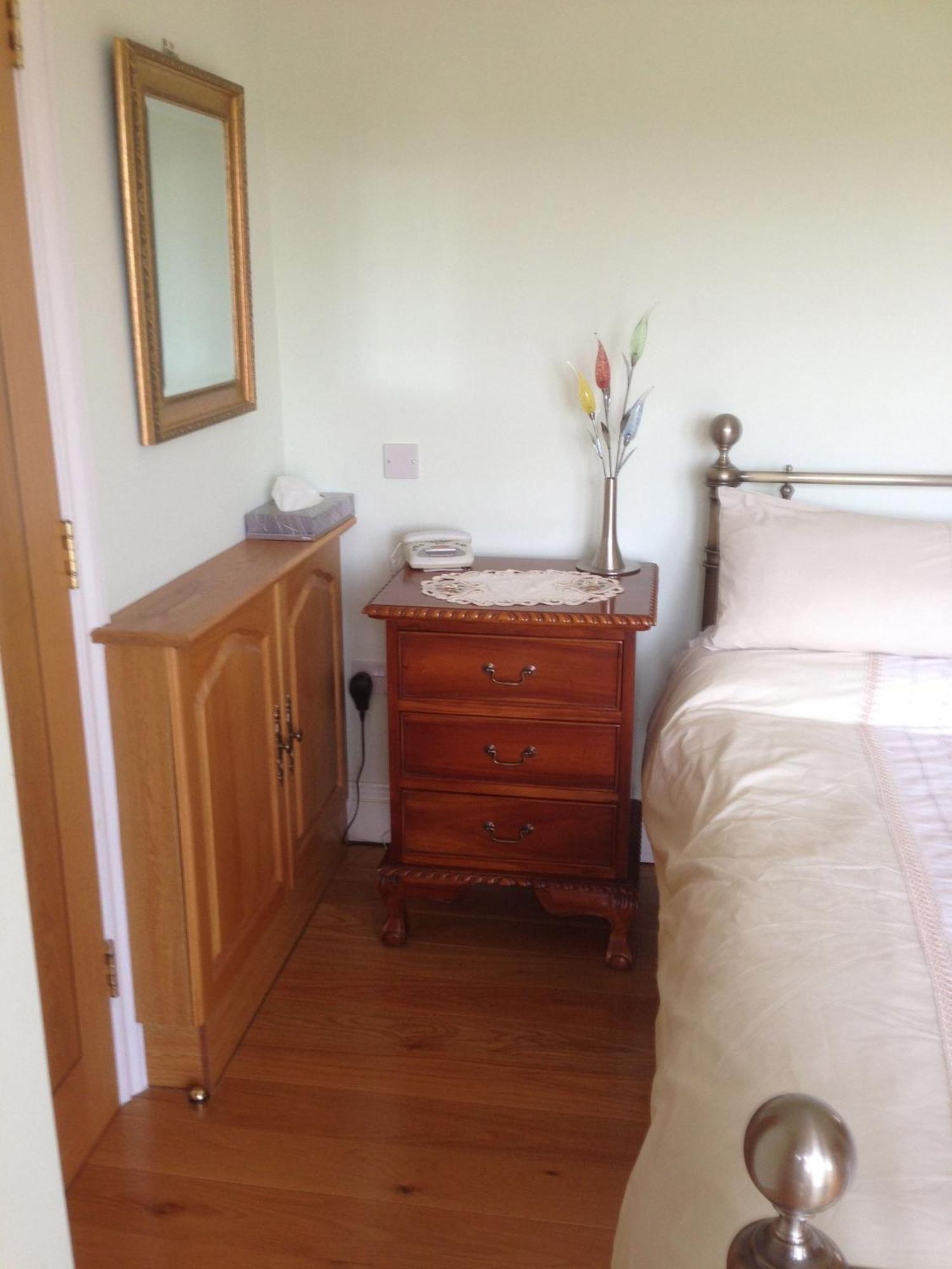 Room In Apartment - Bluebell Apartment Suite With Separate Lounge Area Truro Eksteriør bilde